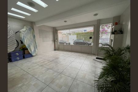 Casa à venda com 250m², 4 quartos e 3 vagasGaragem