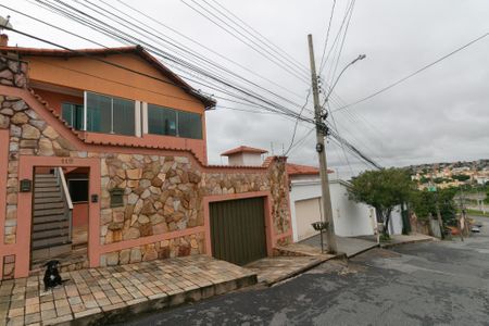 Casa para alugar com 120m², 2 quartos e sem vaga