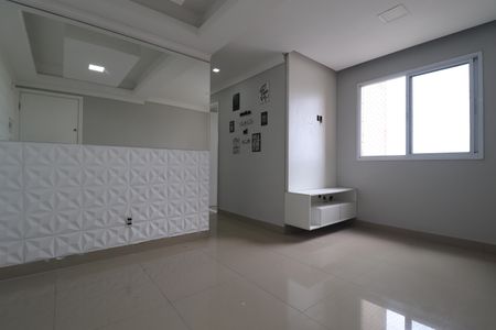 Sala de apartamento para alugar com 2 quartos, 44m² em Jardim Utinga, Santo André