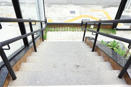 Studio para alugar com 30m², 1 quarto e sem vagaEscada