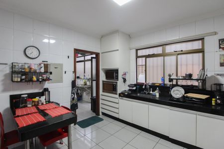 Apartamento à venda com 236m², 4 quartos e 4 vagasCozinha