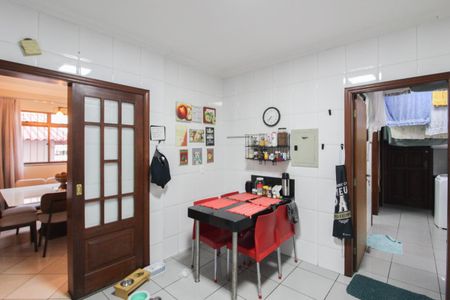 Apartamento à venda com 236m², 4 quartos e 4 vagasCozinha