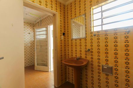 Casa para alugar com 170m², 3 quartos e 2 vagasBanheiro de Serviço