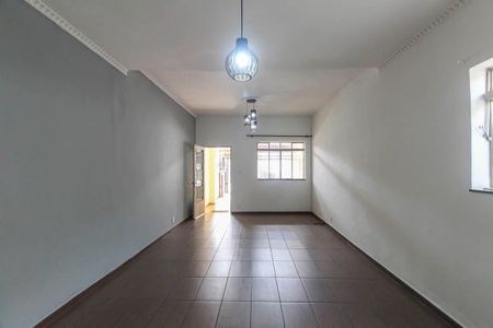 Casa para alugar com 170m², 3 quartos e 2 vagasSala