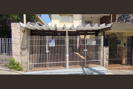 Casa para alugar com 170m², 3 quartos e 2 vagasFachada + Placa