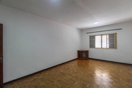 Casa para alugar com 170m², 3 quartos e 2 vagasQuarto 1