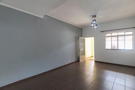 Casa para alugar com 170m², 3 quartos e 2 vagasSala