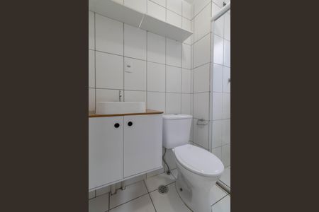 Banheiro de apartamento para alugar com 1 quarto, 28m² em Vila Ré, São Paulo