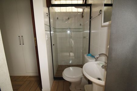 Casa de condomínio para alugar com 97m², 2 quartos e 1 vagaBanheiro de serviço