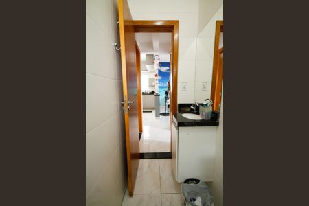 Casa de condomínio para alugar com 61m², 2 quartos e 2 vagasBanheiro