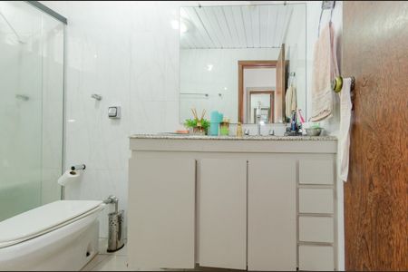 Apartamento à venda com 153m², 4 quartos e 2 vagas Apartamento à venda com 153m², 4 quartos e 2 vagasBanheiro social