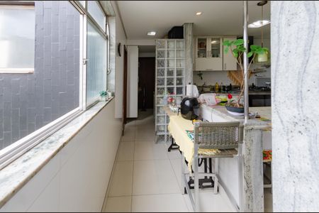 Apartamento à venda com 153m², 4 quartos e 2 vagas Apartamento à venda com 153m², 4 quartos e 2 vagasÁrea de serviço