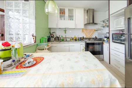 Apartamento à venda com 153m², 4 quartos e 2 vagas Apartamento à venda com 153m², 4 quartos e 2 vagasCozinha