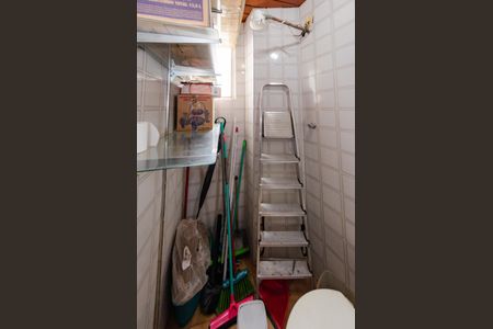 Apartamento à venda com 153m², 4 quartos e 2 vagas Apartamento à venda com 153m², 4 quartos e 2 vagasBanheiro de serviço