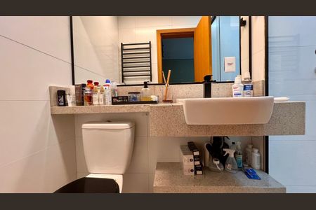 Apartamento à venda com 163m², 2 quartos e 2 vagasbanho