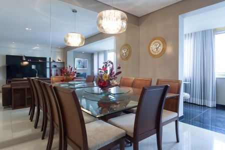 Apartamento à venda com 140m², 4 quartos e 3 vagas Apartamento à venda com 140m², 4 quartos e 3 vagasSala de Jantar