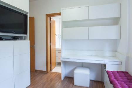 Apartamento à venda com 140m², 4 quartos e 3 vagas Apartamento à venda com 140m², 4 quartos e 3 vagassuite 1