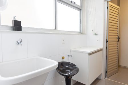 Apartamento à venda com 140m², 4 quartos e 3 vagas Apartamento à venda com 140m², 4 quartos e 3 vagasÁrea de Serviço