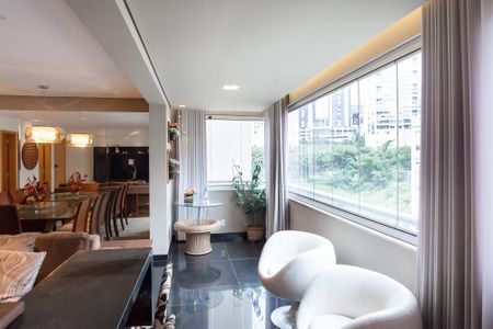 Apartamento à venda com 140m², 4 quartos e 3 vagas Apartamento à venda com 140m², 4 quartos e 3 vagasVaranda da Sala