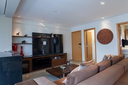 Apartamento à venda com 140m², 4 quartos e 3 vagas Apartamento à venda com 140m², 4 quartos e 3 vagasSala de TV