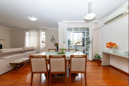 Apartamento para alugar com 128m², 4 quartos e 2 vagasSala