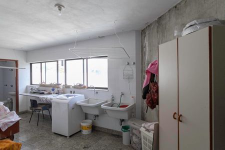 Casa à venda com 561m², 3 quartos e 4 vagasÁrea de serviço