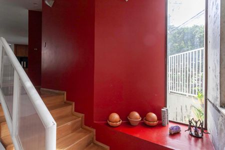 Casa à venda com 561m², 3 quartos e 4 vagasEscada