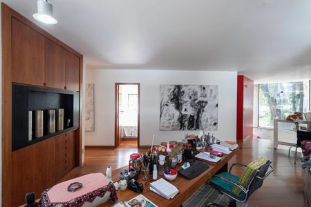 Casa à venda com 561m², 3 quartos e 4 vagasSala 2