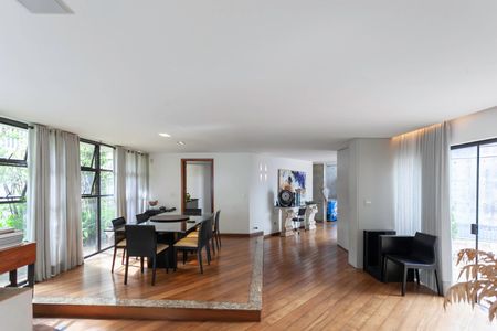 Casa à venda com 561m², 3 quartos e 4 vagasSala 1