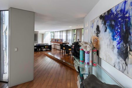 Casa à venda com 561m², 3 quartos e 4 vagasSala 1