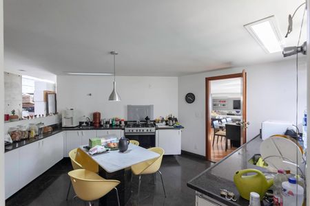 Casa à venda com 561m², 3 quartos e 4 vagasCozinha