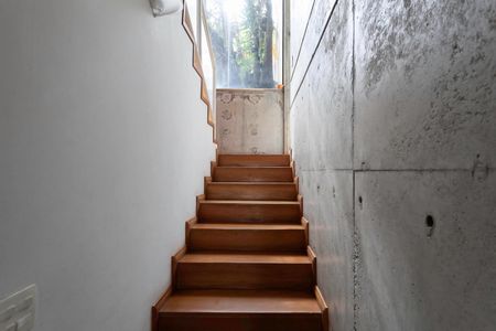 Casa à venda com 561m², 3 quartos e 4 vagasEscada