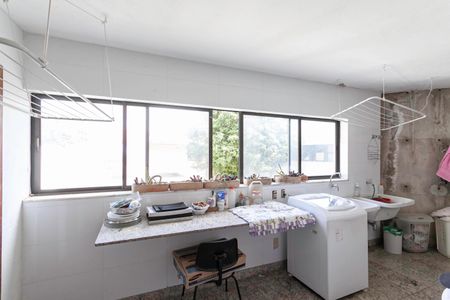 Casa à venda com 561m², 3 quartos e 4 vagasÁrea de serviço