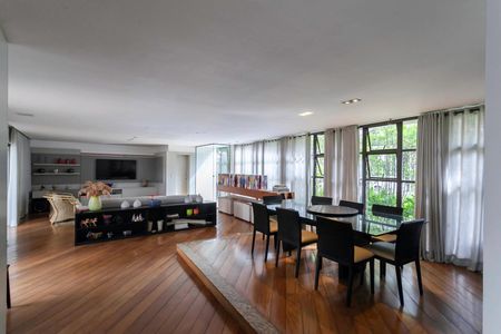 Casa à venda com 561m², 3 quartos e 4 vagasSala 1