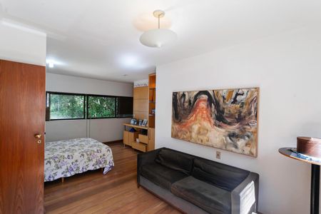 Casa à venda com 561m², 3 quartos e 4 vagasSuíte 2