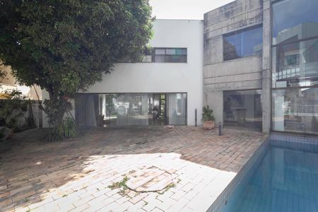 Casa à venda com 561m², 3 quartos e 4 vagasQuintal