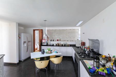 Casa à venda com 561m², 3 quartos e 4 vagasCozinha