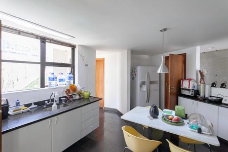 Casa à venda com 561m², 3 quartos e 4 vagasCozinha