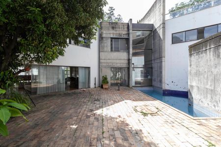 Casa à venda com 561m², 3 quartos e 4 vagasQuintal