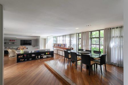 Casa à venda com 561m², 3 quartos e 4 vagasSala 1