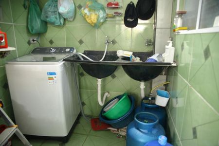 Casa à venda com 185m², 3 quartos e 1 vagaCasa 5- Área de Serviço 