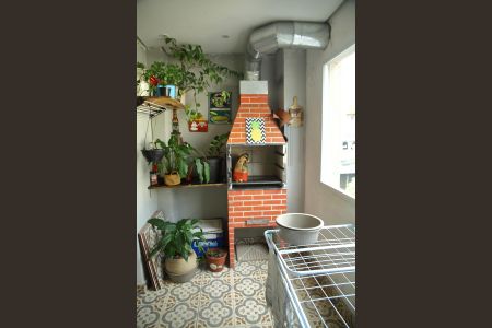 Casa à venda com 185m², 3 quartos e 1 vagaCasa 2 -Área de Serviço/ Churrasco 