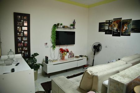 Casa à venda com 185m², 3 quartos e 1 vagaCasa 3 - Sala/Cozinha 