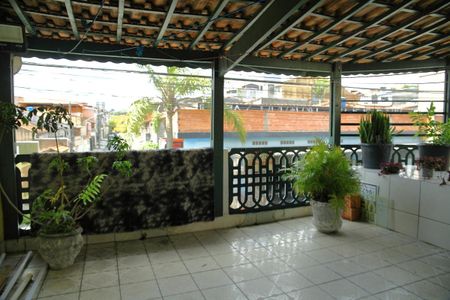 Casa à venda com 185m², 3 quartos e 1 vagaCasa 5- varanda 