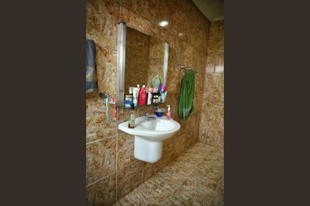 Casa à venda com 185m², 3 quartos e 1 vagaCasa 5 - Suíte  - Banheiro 