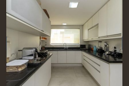 Apartamento para alugar com 6 quartos, 290m² em Itaim Bibi, São Paulo