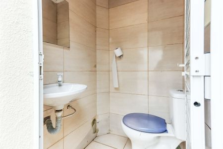 Casa para alugar com 210m², 3 quartos e 3 vagas Casa para alugar com 210m², 3 quartos e 3 vagasBanheiro de serviço