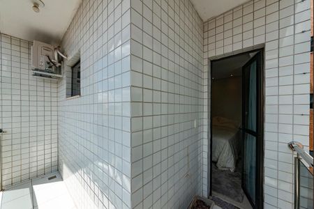 Apartamento para alugar com 110m², 2 quartos e 3 vagas Apartamento para alugar com 110m², 2 quartos e 3 vagasVaranda da Suíte 1