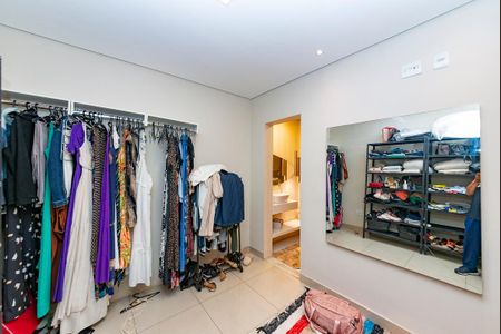 Apartamento para alugar com 110m², 2 quartos e 3 vagas Apartamento para alugar com 110m², 2 quartos e 3 vagasCloset da suíte 2Closet da suíte 2