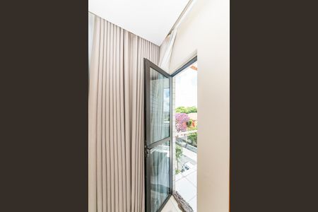 Apartamento para alugar com 110m², 2 quartos e 3 vagas Apartamento para alugar com 110m², 2 quartos e 3 vagasVaranda da Suíte 1